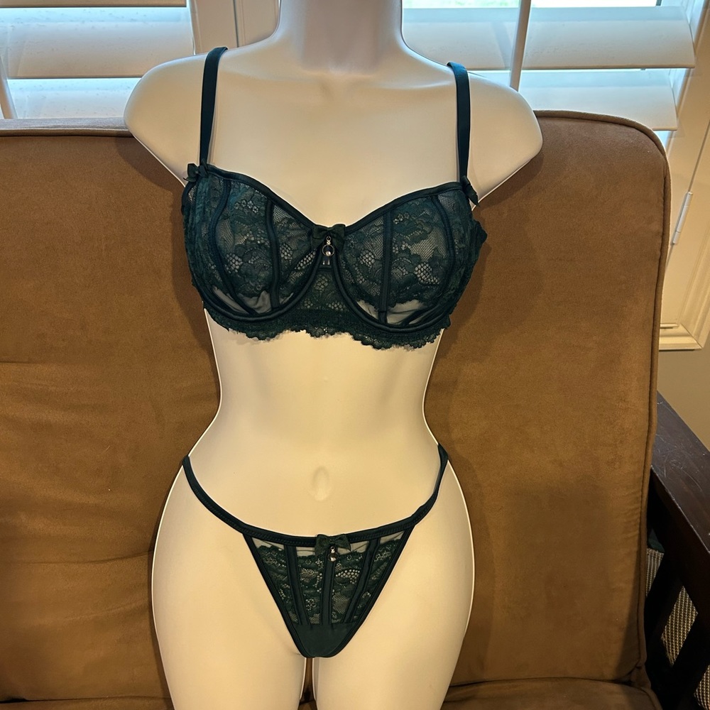 Bras N Things bra and panties like new dark green